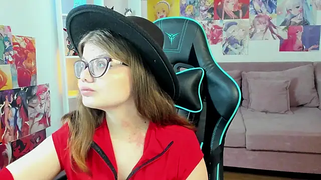 ChloeHalses online show from March 22, 2026, 4:21 pm