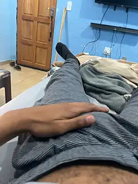 youngsterSA223 online show from April 15, 2026, 9:48 pm