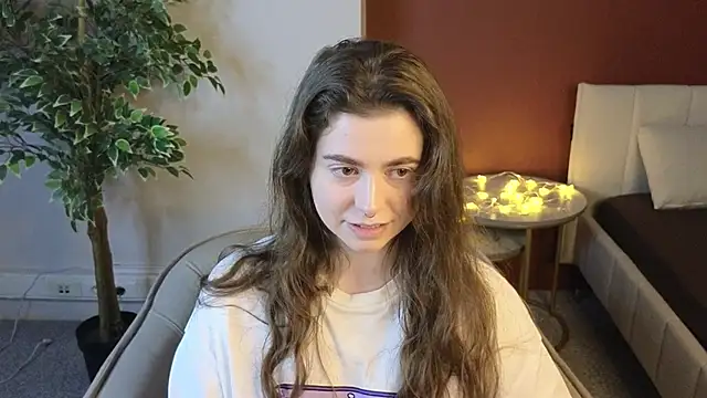 LovingWhisperr online show from April 1, 2026, 1:06 am