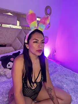 Emma Sanz   online show from April 7, 2026, 1:11 pm