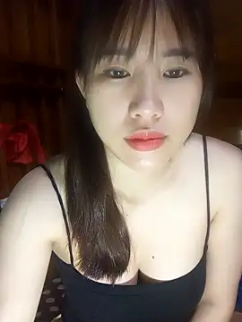 Yui-Ch1682 online show from February 24, 2026, 11:03 pm