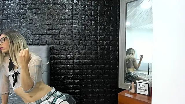 Calopezreal  online show from February 23, 2026, 1:08 pm