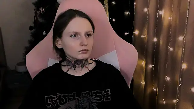 Snapshot of Onyxix chatting on February 19, 2026, 6:59 pm Onyxix online show from February 19, 2026, 6:59 pm