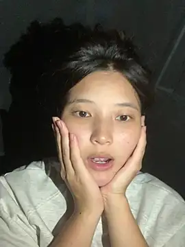 Snapshot of Suzu_xx01 chatting on June 28, 2026, 4:02 pm Suzu xx01 online show from June 28, 2026, 4:02 pm