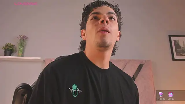 Snapshot of Axel_Creed chatting on February 16, 2026, 1:07 pm Axel Creed online show from February 16, 2026, 1:07 pm