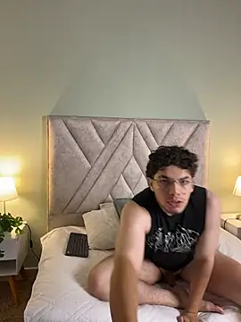 Snapshot of Axel_Creed chatting on February 25, 2026, 2:32 am Axel Creed online show from February 25, 2026, 2:32 am