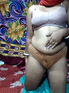 Snapshot of Tiay_009 chatting on February 18, 2026, 3:52 pm Tiay 009 online show from February 18, 2026, 3:52 pm