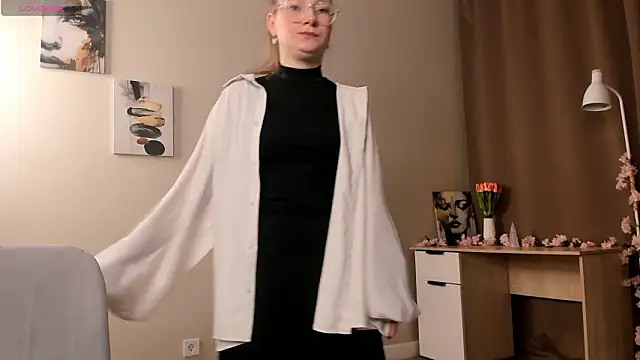 Snapshot of VictorMencia chatting on February 19, 2026, 8:38 pm VictorMencia online show from February 19, 2026, 8:38 pm