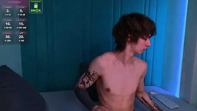 Snapshot of HoogWilder chatting on February 20, 2026, 8:20 pm HoogWilder online show from February 20, 2026, 8:20 pm