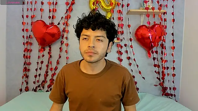 Snapshot of Eliotkinky chatting on February 21, 2026, 7:59 pm Eliotkinky online show from February 21, 2026, 7:59 pm