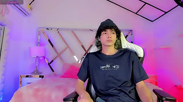 thanier 18 online show from April 14, 2026, 7:53 pm