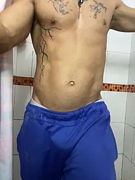 MaxyRyan online show from February 25, 2026, 5:28 am