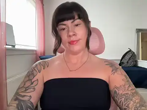 EdenRose online show from April 3, 2026, 5:33 pm