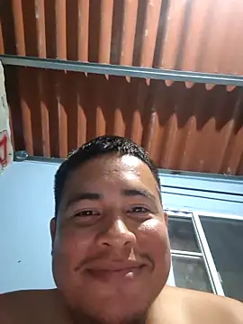 LuzSantoDeEmmanuel online show from April 14, 2026, 2:39 am