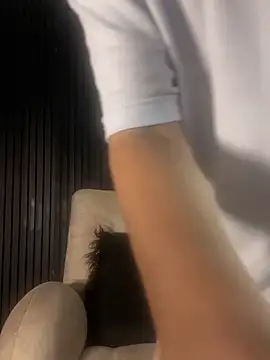 Snapshot of ARON_LUXX chatting on February 12, 2026, 3:01 am ARON LUXX online show from February 12, 2026, 3:01 am