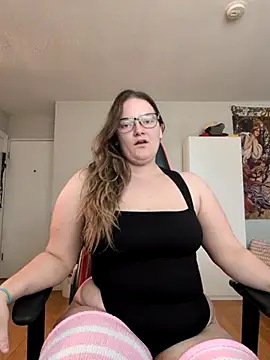 lillythotz online show from April 1, 2026, 7:00 pm