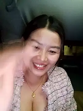 Jennie dogy online show from April 29, 2026, 5:30 pm
