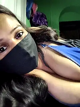 V-Hot-Suity online show from April 23, 2026, 11:18 pm