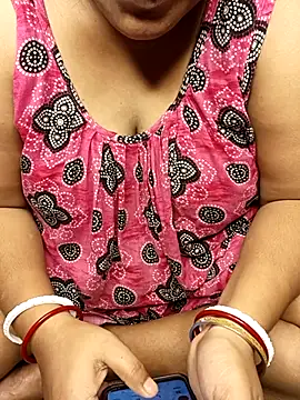 R Queen online show from June 27, 2026, 5:45 am
