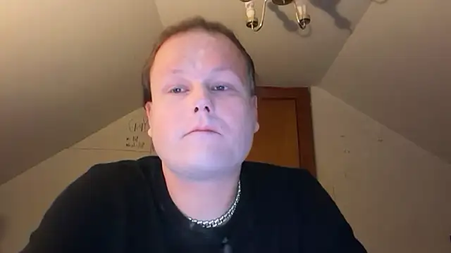 Snapshot of RaeganV chatting on February 28, 2026, 9:10 am RaeganV online show from February 28, 2026, 9:10 am