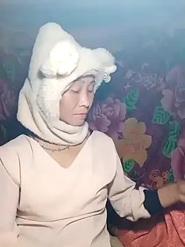 witch-xx online show from March 23, 2026, 6:17 am