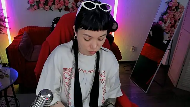 NeoGeisha online show from May 19, 2026, 1:39 pm