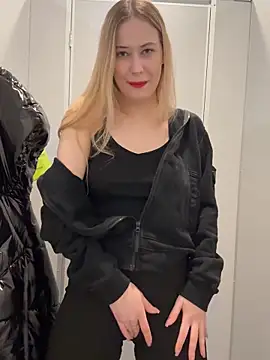 Snapshot of blonde_exe chatting on February 14, 2026, 4:26 pm blonde exe online show from February 14, 2026, 4:26 pm