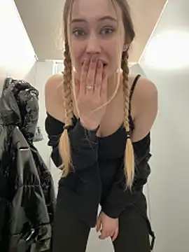 Snapshot of blonde_exe chatting on February 20, 2026, 2:28 pm blonde exe online show from February 20, 2026, 2:28 pm