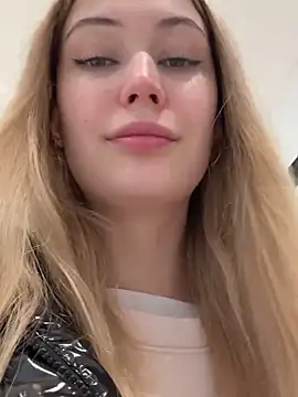 Snapshot of blonde_exe chatting on February 21, 2026, 3:46 pm blonde exe online show from February 21, 2026, 3:46 pm