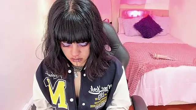 Snapshot of Nahemot_sadish chatting on February 27, 2026, 12:05 pm Nahemot sadish online show from February 27, 2026, 12:05 pm