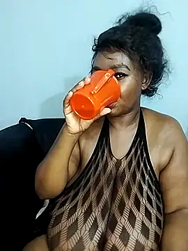 Snapshot of MissConniexxx chatting on February 27, 2026, 9:04 pm MissConniexxx online show from February 27, 2026, 9:04 pm