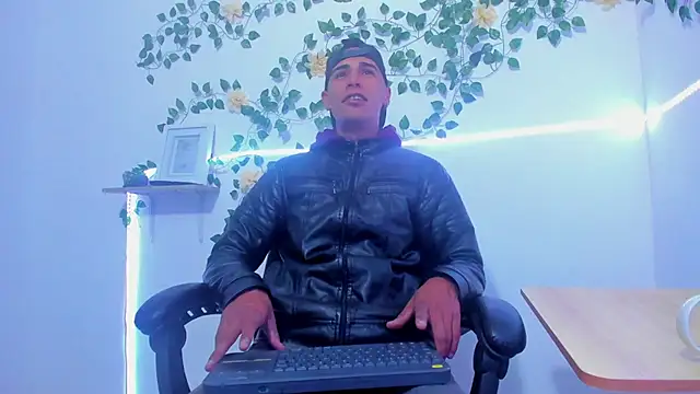 Andrey santamaria online show from February 14, 2026, 2:36 pm