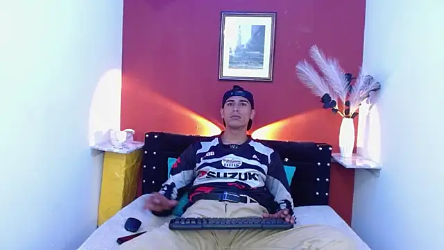 Andrey santamaria online show from March 5, 2026, 3:57 am