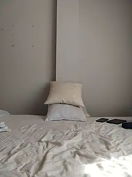 Lyonette reading1 online show from February 27, 2026, 2:17 pm