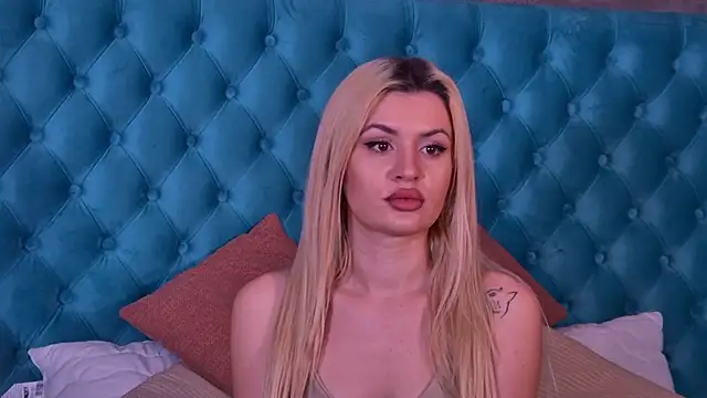 Snapshot of NayaBliss chatting on February 9, 2026, 3:27 pm NayaBliss online show from February 9, 2026, 3:27 pm