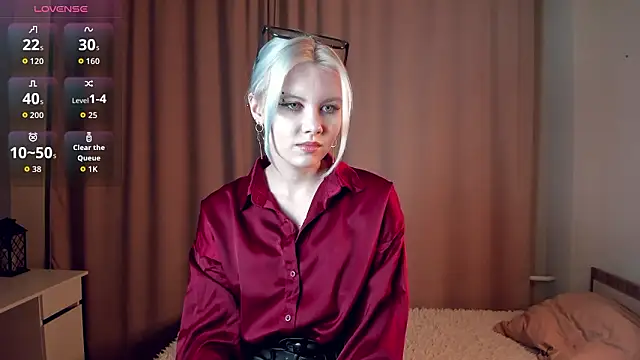 GoldenLenarz online show from March 18, 2026, 11:13 am