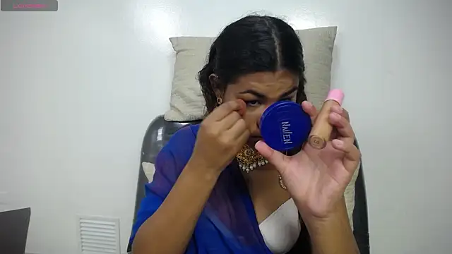 yaazhinii online show from April 16, 2026, 12:39 pm