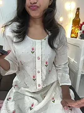 godessoflust online show from April 5, 2026, 6:27 pm