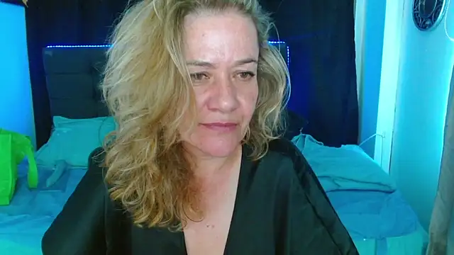 Snapshot of andreea_xx chatting on February 10, 2026, 1:59 pm andreea xx online show from February 10, 2026, 1:59 pm