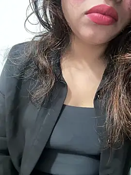 riya sharma11 online show from April 7, 2026, 10:31 pm