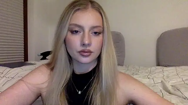 Snapshot of MayaWetDream chatting on February 5, 2026, 5:28 pm MayaWetDream online show from February 5, 2026, 5:28 pm