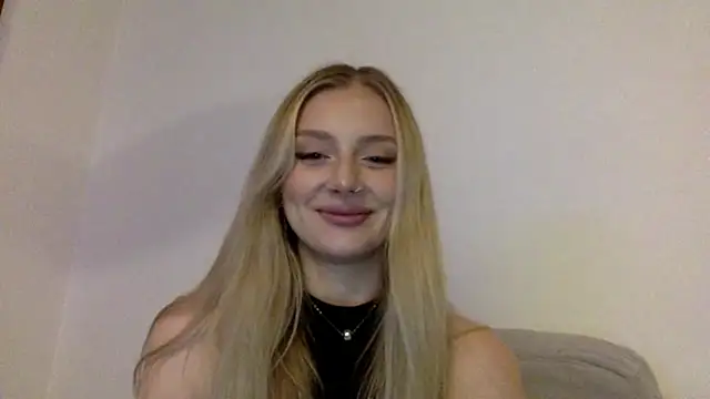 Snapshot of MayaWetDream chatting on February 12, 2026, 8:48 pm MayaWetDream online show from February 12, 2026, 8:48 pm