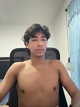 Snapshot of Pedestal_diamant chatting on February 20, 2026, 9:48 pm Pedestal diamant online show from February 20, 2026, 9:48 pm