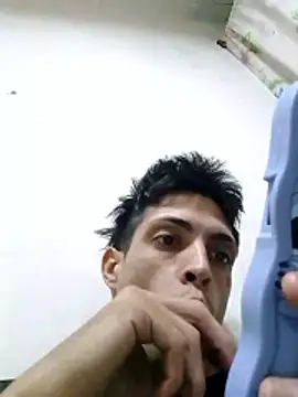 Snapshot of CubanoxxxSex chatting on February 4, 2026, 9:31 pm CubanoxxxSex online show from February 4, 2026, 9:31 pm