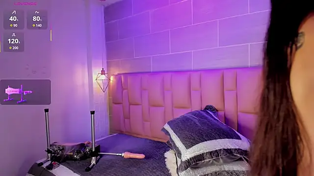 Snapshot of Naomi-Thompson chatting on February 24, 2026, 8:18 pm Naomi-Thompson online show from February 24, 2026, 8:18 pm