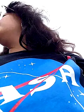 Snapshot of Mari-98 chatting on February 16, 2026, 7:32 pm Mari-98 online show from February 16, 2026, 7:32 pm