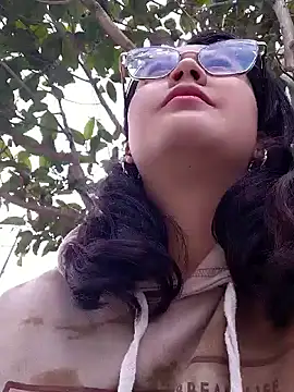 Snapshot of Mari-98 chatting on February 22, 2026, 6:06 pm Mari-98 online show from February 22, 2026, 6:06 pm