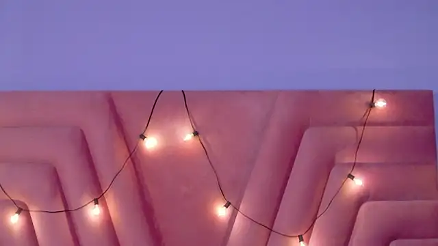 Snapshot of ThinPrincesss chatting on February 8, 2026, 1:14 pm ThinPrincesss online show from February 8, 2026, 1:14 pm