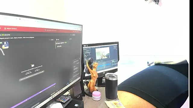 Snapshot of Nyomi_browm chatting on February 26, 2026, 5:17 am Nyomi browm online show from February 26, 2026, 5:17 am