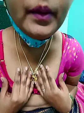 Snapshot of Tamilkannadacouple chatting on February 19, 2026, 5:20 pm Tamilkannadacouple online show from February 19, 2026, 5:20 pm